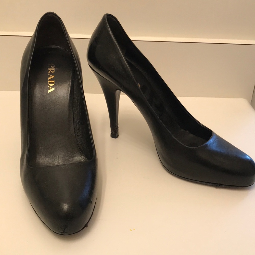Prada Black Leather Pumps